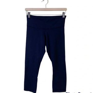 Lululemon Athletica Navy Blue Cropped Leggings in Size 6 | Lululemon Capris in 6